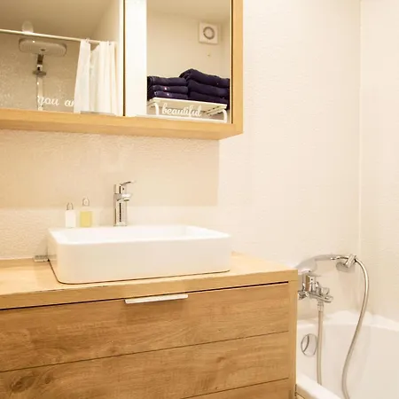 Sunny Ground Floor Escape * 奥斯滕德