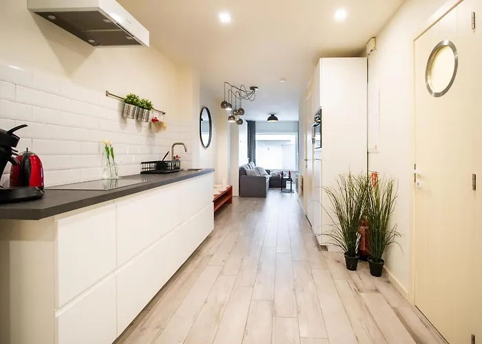 Sunny Ground Floor Escape Apartment Ostende