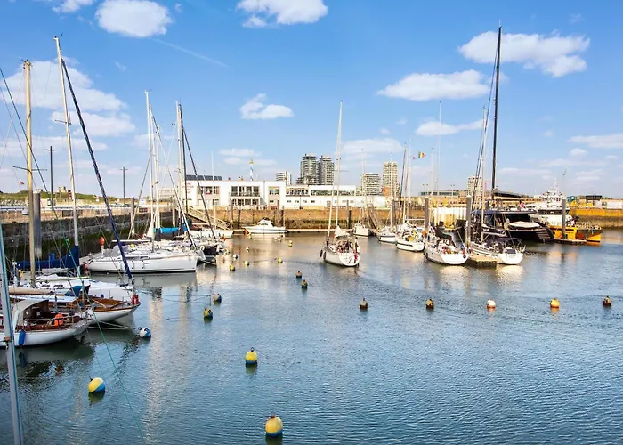 Sunny Ground Floor Escape Apartment Ostende