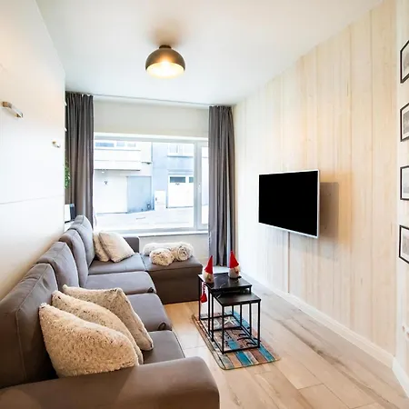 Apartament Sunny Ground Floor Escape